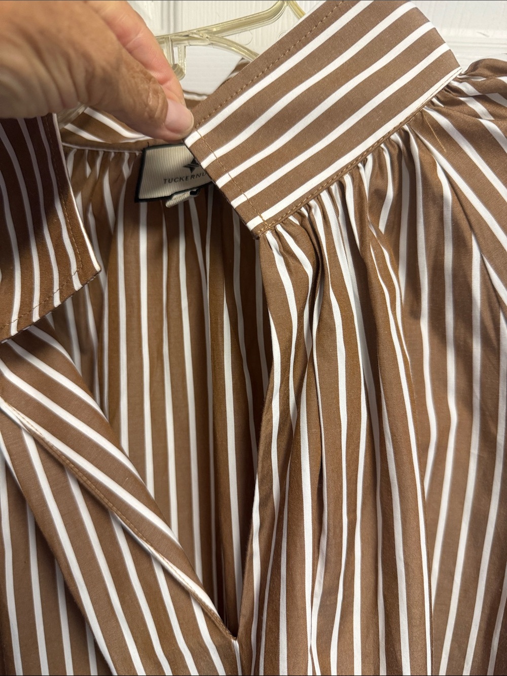 Tuckernuck Brown and White Stripe flowy stand up collar V-Neck Blouse XXL - Picture 5 of 11